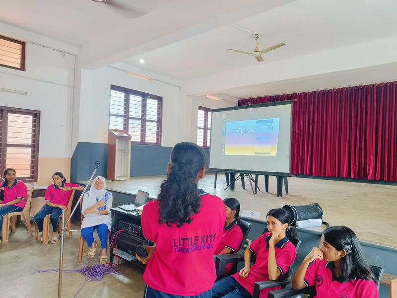 പ്രമാണം:16002 ammaariyan14 25.jpg