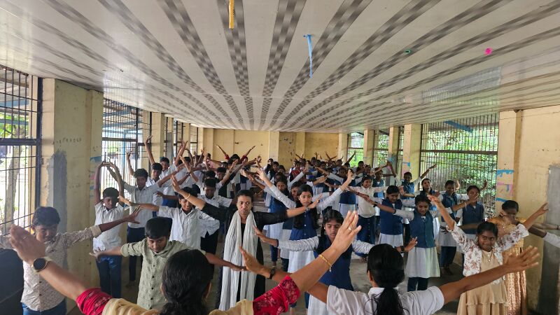 പ്രമാണം:21048 yoga.jpg