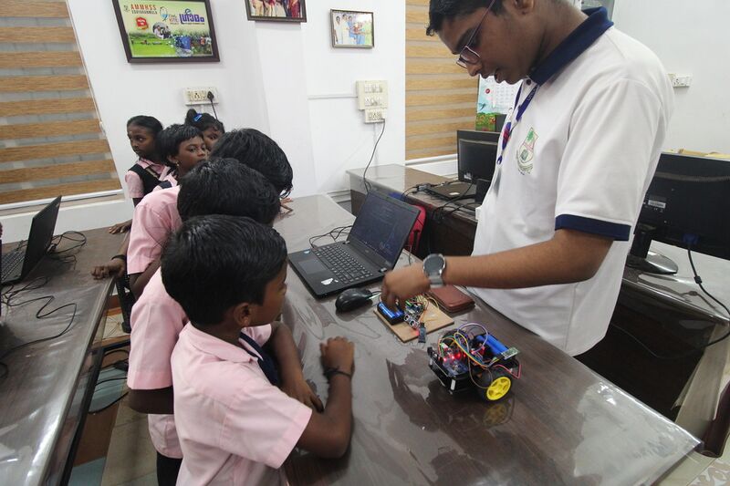 പ്രമാണം:37001-LK-Freedom Fest-2.jpg