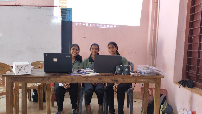 പ്രമാണം:38004 robotic class to frnds.jpeg