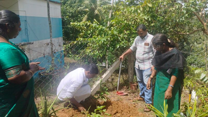 പ്രമാണം:42061 520.jpeg