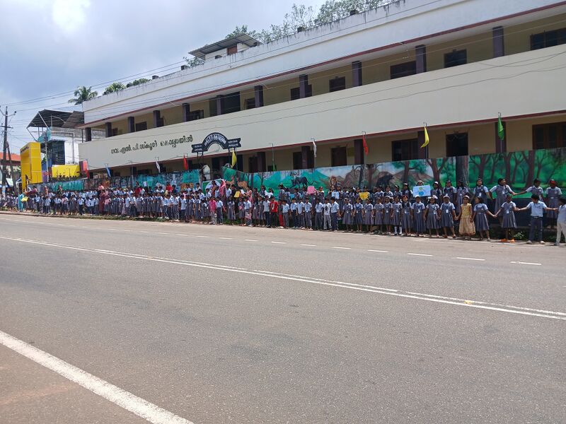 പ്രമാണം:42611 Snehachangala korkkam.jpg