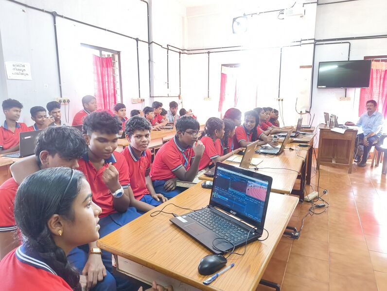 പ്രമാണം:45053 lk camp3.jpg