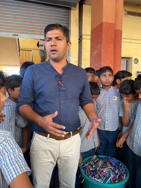 പ്രമാണം:48131-Pen collection-4.jpg