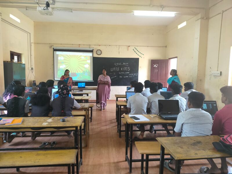 പ്രമാണം:Kgd 12052 littlekite schoolcamp2023-1.jpeg