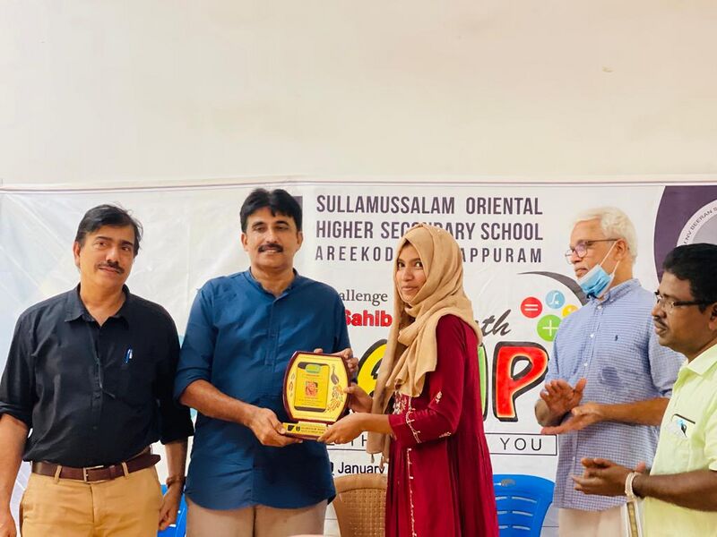 പ്രമാണം:Math champ8.jpeg