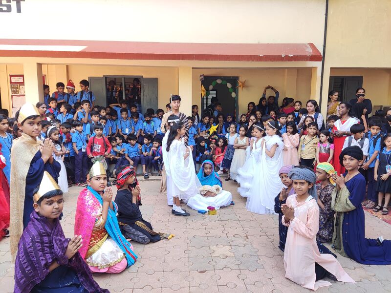 പ്രമാണം:11453 christmas22 1.jpeg