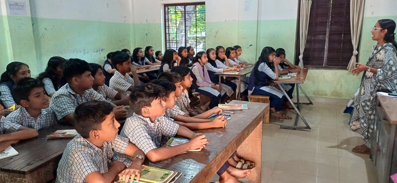 പ്രമാണം:12036 budding writers 6.jpg