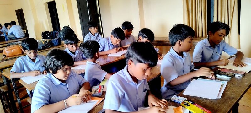 പ്രമാണം:19066 at work.jpg