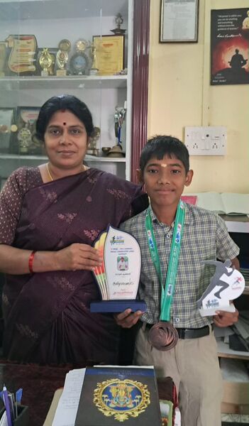 പ്രമാണം:21060 khs 100 marathon2.jpg