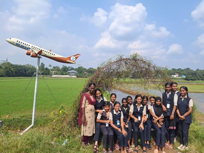 പ്രമാണം:25049-kadayiruppu fieldtrip pic.jpeg