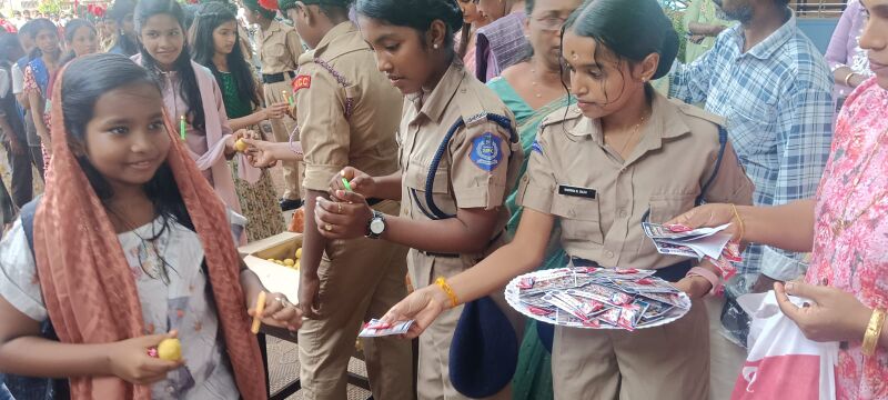 പ്രമാണം:36002 SPC25 1.jpg