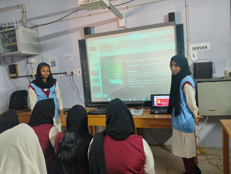 പ്രമാണം:43062 f4.jpg