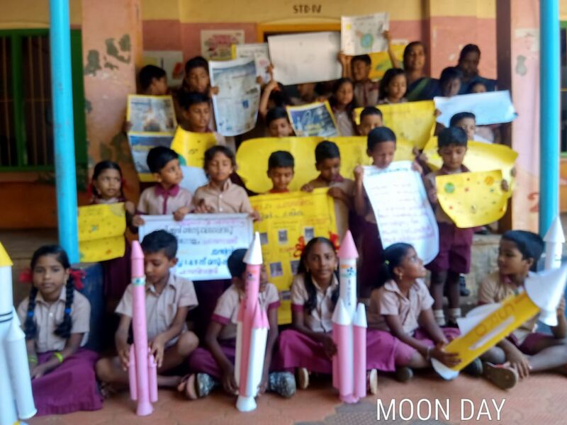 പ്രമാണം:44417 MOON DAY.jpg