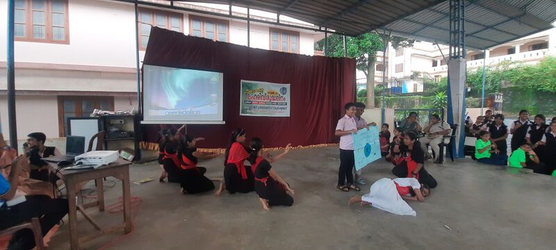 പ്രമാണം:47026-STGHSSV-Lahari Viruda day6.jpg