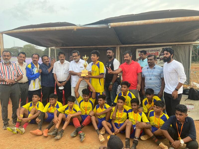 പ്രമാണം:47045-rugby5.jpeg