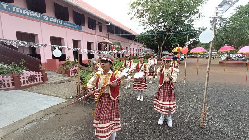 പ്രമാണം:School band 2022.jpg