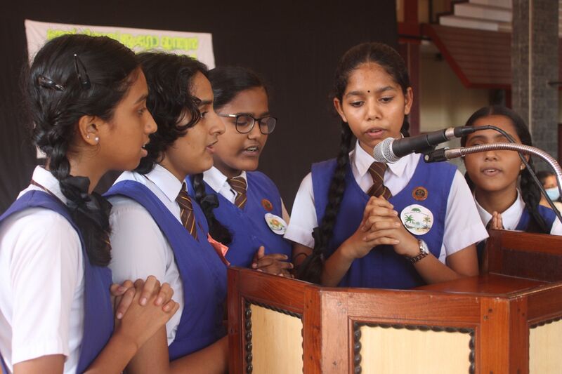 പ്രമാണം:13006 kerala piravi 2.jpeg