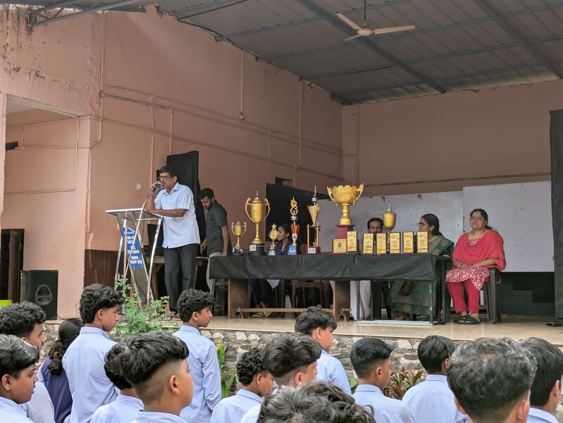 പ്രമാണം:16064 Subdistrictkalolsavam Achievment 2.jpg