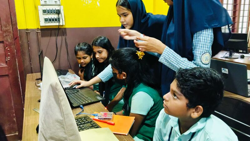 പ്രമാണം:19049 FREEDOM8.jpeg