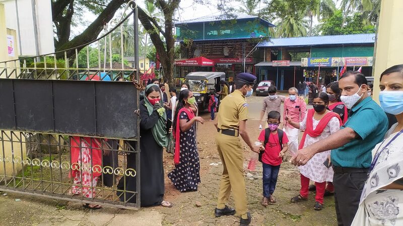 പ്രമാണം:21123 Praveshanothsavam 2021-22.jpeg