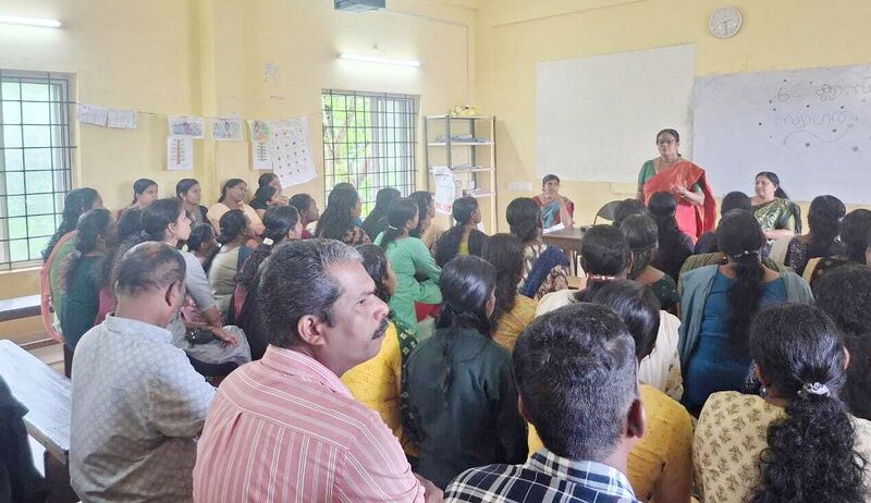 പ്രമാണം:34013up class pta 25 b.jpg