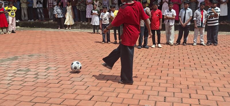 പ്രമാണം:38077-PTA-GOAL2026-Goal Kick8.jpg