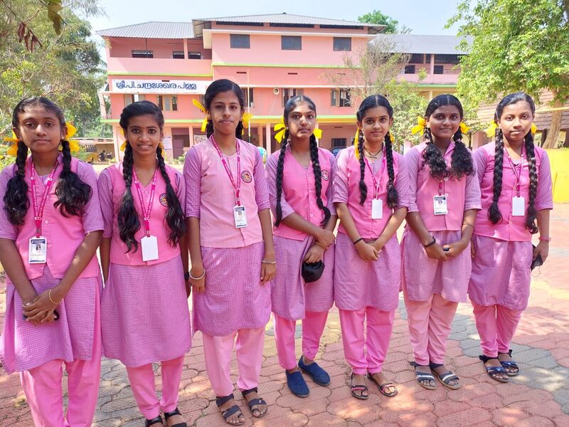 പ്രമാണം:44049 uss2020-21.jpg