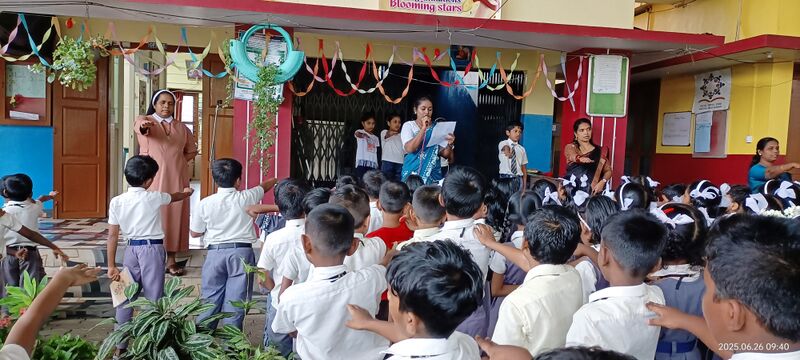 പ്രമാണം:44443 lahari4.jpg