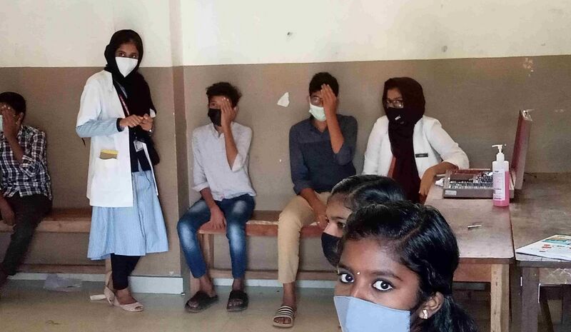 പ്രമാണം:47089 eye1.jpg