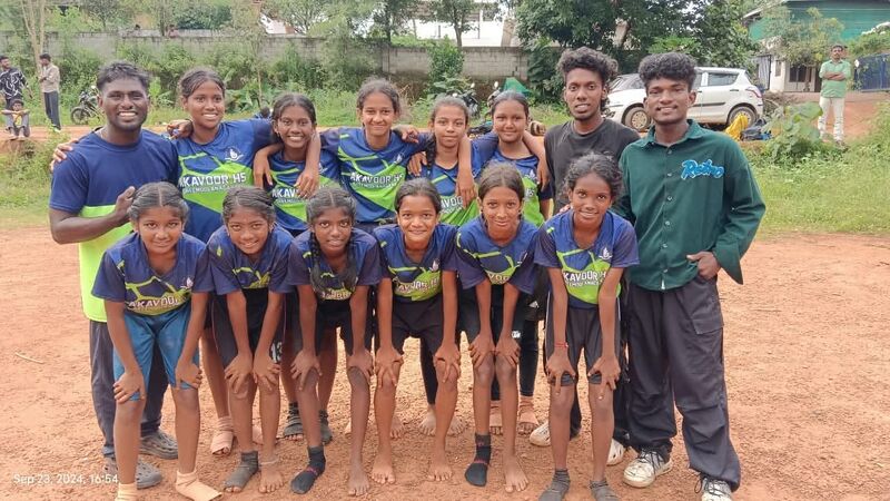 പ്രമാണം:GHO GHO TEAM.jpg