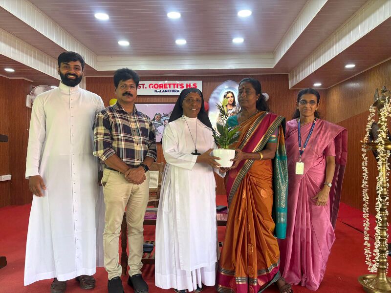 പ്രമാണം:PREVESHANOLSAVM 2025 (3).jpg