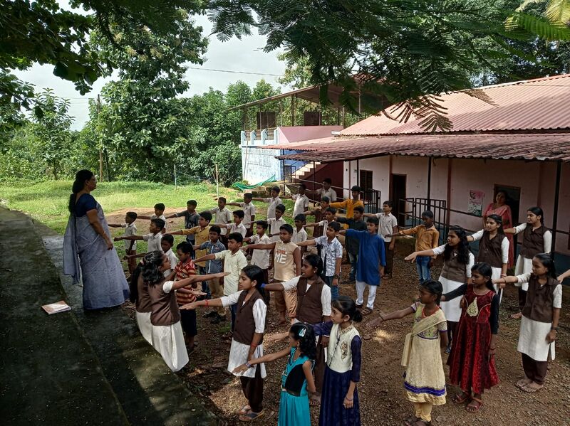 പ്രമാണം:School assembly .jpg
