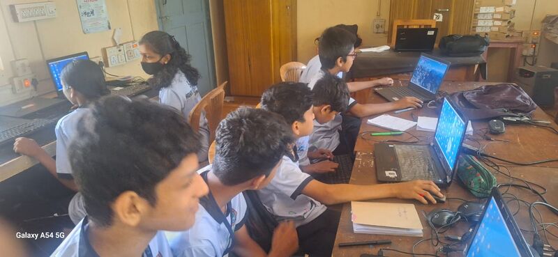 പ്രമാണം:11007 LK summer2.jpeg