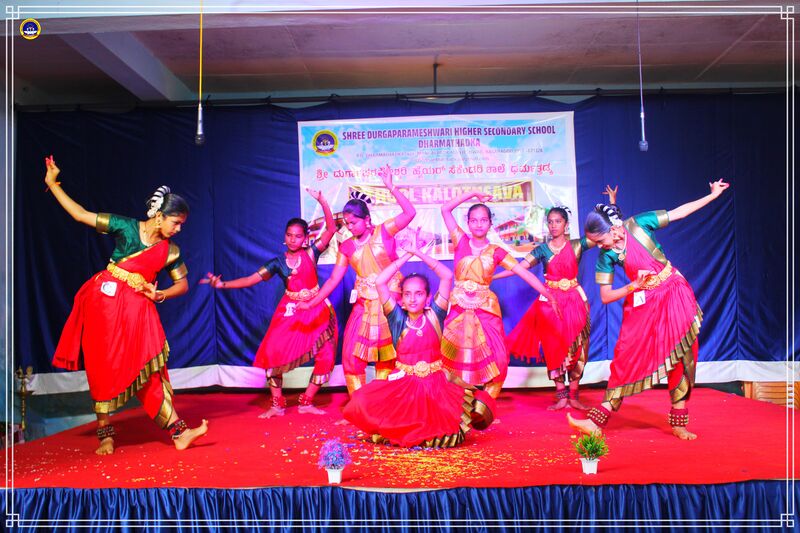 പ്രമാണം:11051SCHOOLKALOTHSAVA202414.jpg