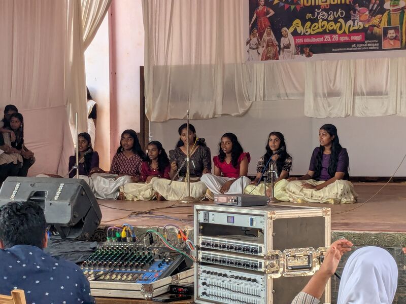 പ്രമാണം:12039 kalolsavam4.jpg