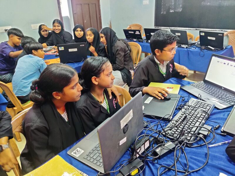 പ്രമാണം:15088 LK schoolcamp1 2 2024-27.jpg