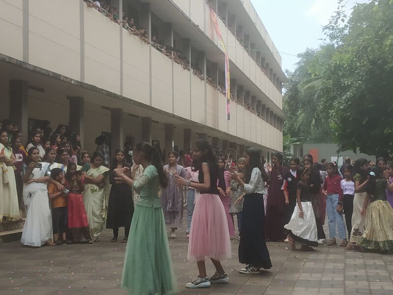 പ്രമാണം:16041 Onam5@24.jpg