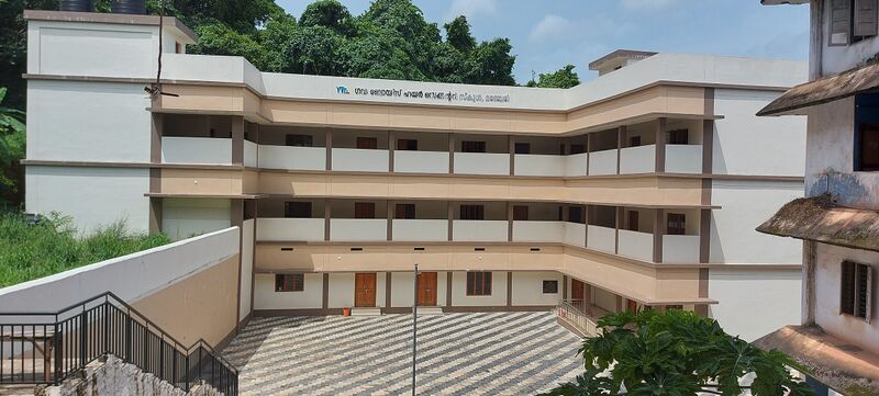 പ്രമാണം:18021 school.jpg