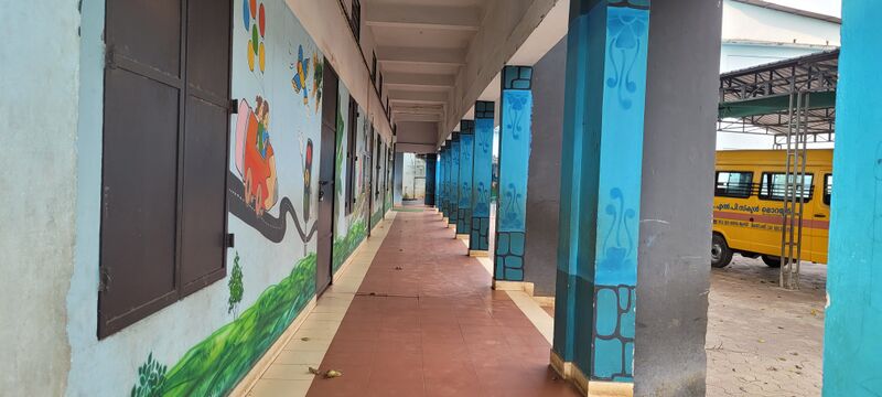 പ്രമാണം:18332 Hitech murals.jpg