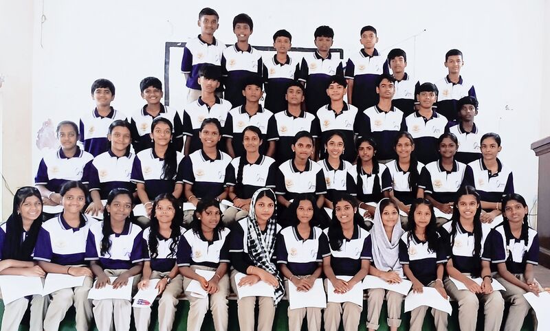 പ്രമാണം:21060 lk batch25.jpg