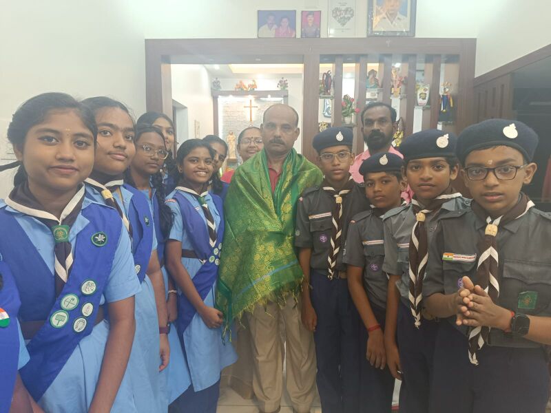 പ്രമാണം:23076 guides camp.jpg
