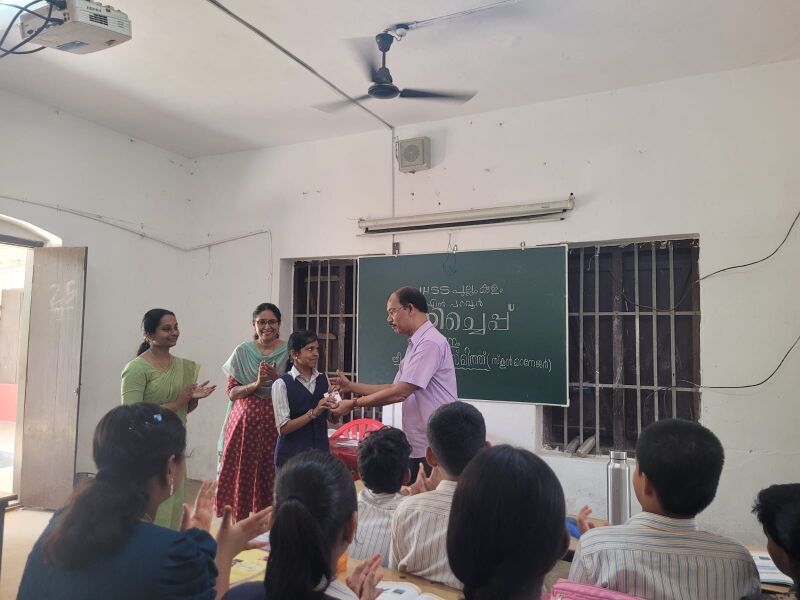 പ്രമാണം:25068 manichepp2025-26 inauguration-2.jpg