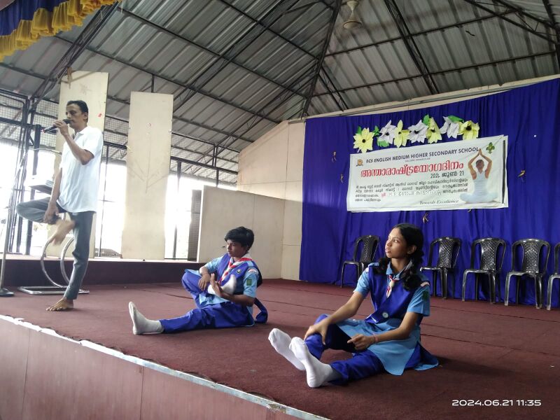 പ്രമാണം:26038 yoga day.jpeg