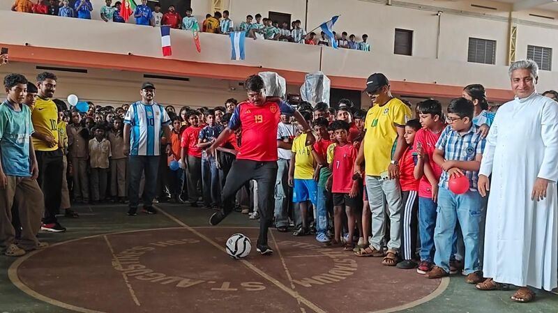 പ്രമാണം:29004-IDK-Goal2026-kick1.jpg