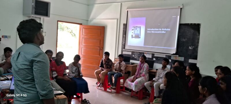 പ്രമാണം:42030 hitec.jpeg