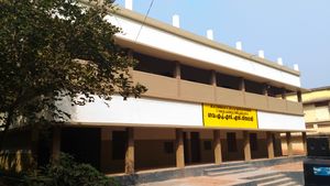 GHSS Thiruvali office block.jpg