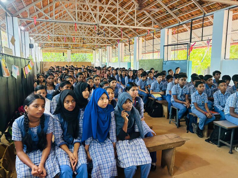 പ്രമാണം:Ylm first aid 2.jpg