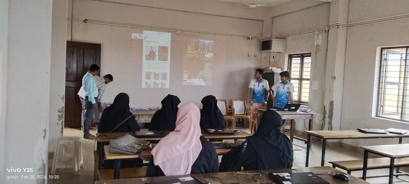 പ്രമാണം:11016 AI Training parents2.jpg