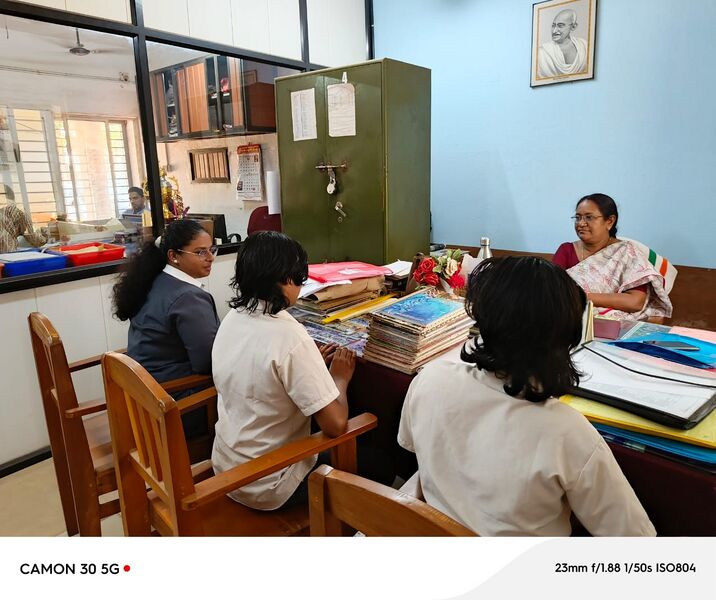 പ്രമാണം:17003-MY SCHOOL-.jpg